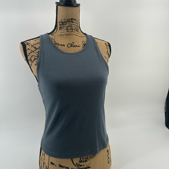 Vuori Plyo ribbed blue / green  tank in size large - Picture 4 of 8